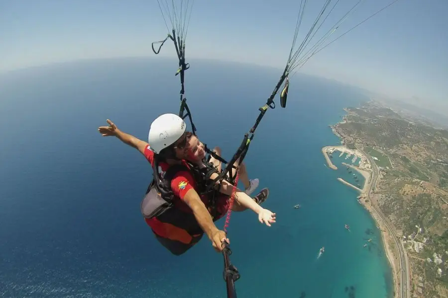 Alanya Paragliding Tour – Fly Like a Bird Over the Cleopatra Beach