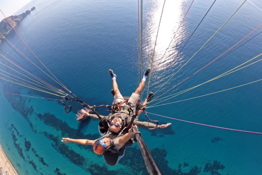 Alanya Paragliding Tour From Manavgat – Fly Like a Bird Over the Cleopatra Beach